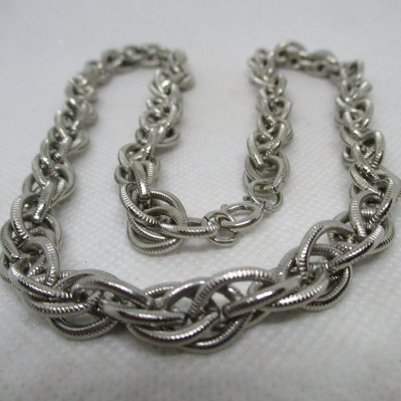 Heavy Textured Large Link Necklace Silver Tone Metal Rolo Large Link Chain - Picture 5 of 8